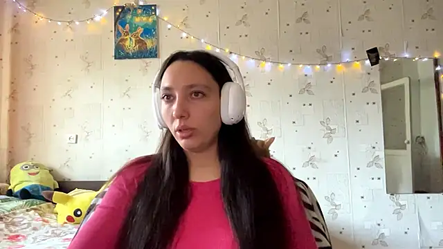 SheeringGape online show from May 18, 2026, 1:13 am