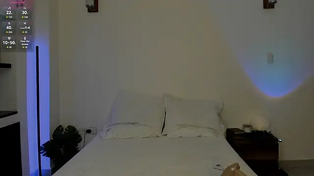 Snapshot of EvangelineLoveee chatting on May 22, 2026, 11:43 pm EvangelineLoveee online show from May 22, 2026, 11:43 pm