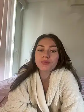 daisycollins online show from July 1, 2026, 1:18 am