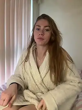 daisycollins online show from July 7, 2026, 2:36 am