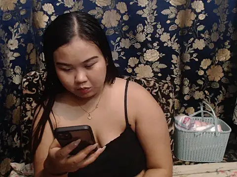 Snapshot of hotchickgirl chatting on July 13, 2026, 12:30 pm hotchickgirl online show from July 13, 2026, 12:30 pm