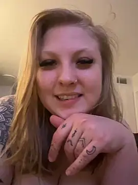 Snapshot of blonde__baby chatting on May 18, 2026, 4:07 am blonde baby online show from May 18, 2026, 4:07 am