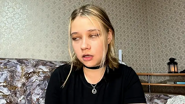 Snapshot of HildeConery chatting on June 13, 2026, 1:31 pm HildeConery online show from June 13, 2026, 1:31 pm