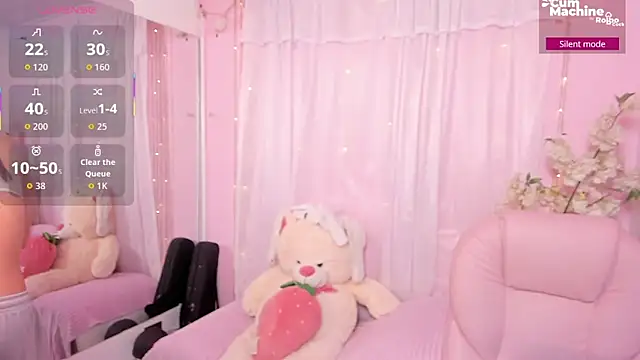 Snapshot of ShanelleDupont_ chatting on July 6, 2026, 2:25 pm ShanelleDupont online show from July 6, 2026, 2:25 pm