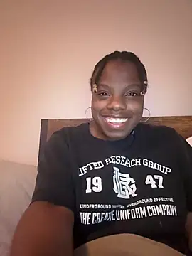 Snapshot of princesselizabeth chatting on July 1, 2026, 12:12 am princesselizabeth online show from July 1, 2026, 12:12 am
