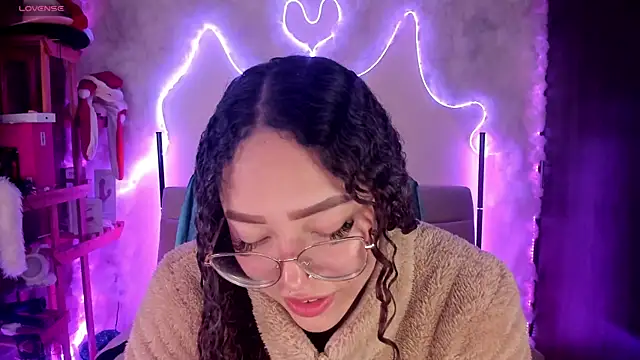 Snapshot of liz_martins1 chatting on August 4, 2026, 3:32 am liz martins1 online show from August 4, 2026, 3:32 am