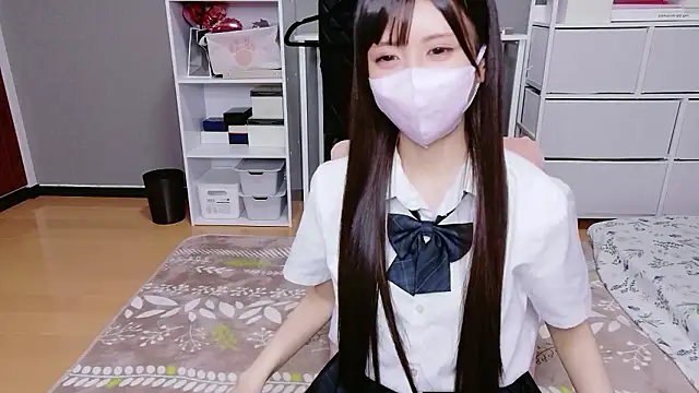 Snapshot of hina_mochi chatting on July 6, 2026, 12:35 pm hina mochi online show from July 6, 2026, 12:35 pm