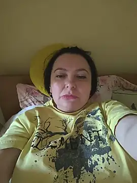 Snapshot of EmmaEmmy40 chatting on May 26, 2026, 3:41 pm EmmaEmmy40 online show from May 26, 2026, 3:41 pm