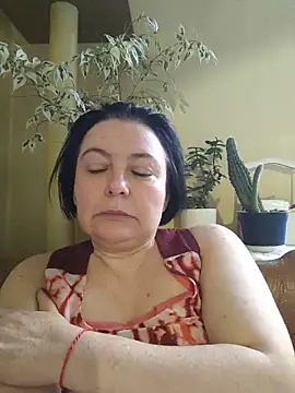 Snapshot of EmmaEmmy40 chatting on June 13, 2026, 5:33 pm EmmaEmmy40 online show from June 13, 2026, 5:33 pm