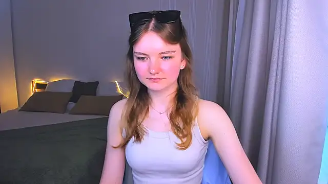 Snapshot of LookEva chatting on June 8, 2026, 11:10 am LookEva online show from June 8, 2026, 11:10 am