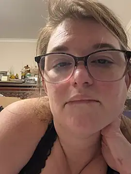 Snapshot of effmeslowagain chatting on May 12, 2026, 4:04 pm effmeslowagain online show from May 12, 2026, 4:04 pm