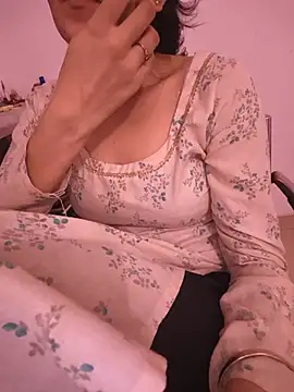 Snapshot of zoya_baby_ chatting on June 3, 2026, 2:33 pm zoya baby online show from June 3, 2026, 2:33 pm