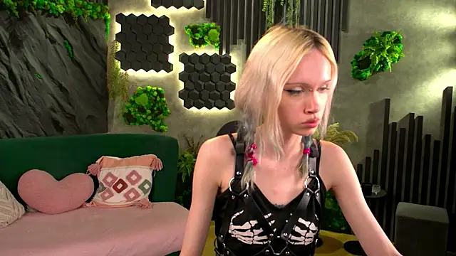 Snapshot of shishka_angel chatting on May 22, 2026, 6:20 am shishka angel online show from May 22, 2026, 6:20 am