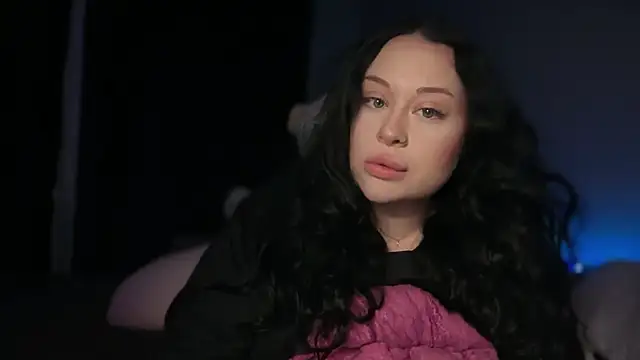 Snapshot of Sofi__Si chatting on July 4, 2026, 7:42 pm Sofi Si online show from July 4, 2026, 7:42 pm