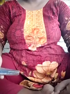 Snapshot of indian-couple9 chatting on June 2, 2026, 6:15 am indian-couple9 online show from June 2, 2026, 6:15 am