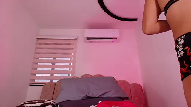 Snapshot of Malaia_thompson_ chatting on August 1, 2026, 12:04 pm Malaia thompson online show from August 1, 2026, 12:04 pm