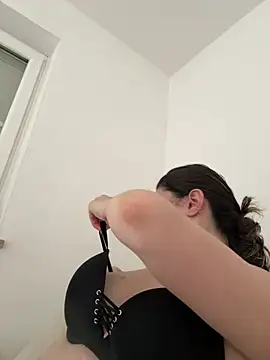 OliviaBaby- online show from July 19, 2026, 4:44 pm