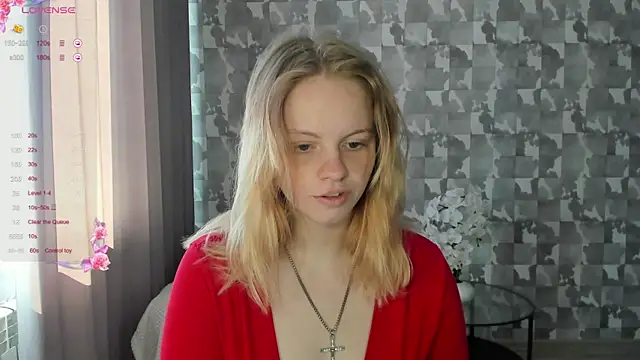 Snapshot of L_aura chatting on May 5, 2026, 6:43 am L aura online show from May 5, 2026, 6:43 am