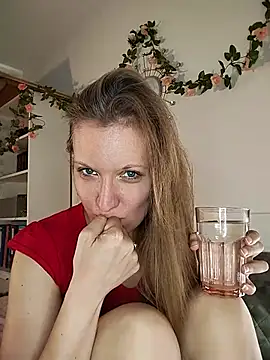 Snapshot of Candy_Cougar chatting on June 27, 2026, 6:40 am Candy Cougar online show from June 27, 2026, 6:40 am
