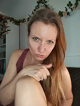 Snapshot of Candy_Cougar chatting on July 2, 2026, 6:52 am Candy Cougar online show from July 2, 2026, 6:52 am
