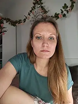 Snapshot of Candy_Cougar chatting on July 8, 2026, 6:40 am Candy Cougar online show from July 8, 2026, 6:40 am
