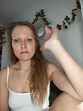 Snapshot of Candy_Cougar chatting on July 16, 2026, 7:03 am Candy Cougar online show from July 16, 2026, 7:03 am
