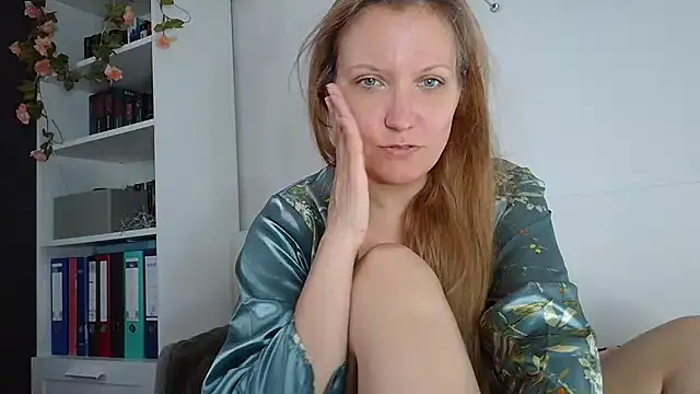 Snapshot of Candy_Cougar chatting on July 20, 2026, 6:49 am Candy Cougar online show from July 20, 2026, 6:49 am