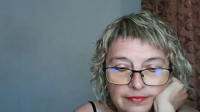 ElizabethGorden online show from June 22, 2026, 12:02 pm