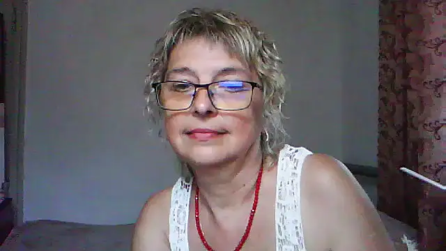 ElizabethGorden online show from June 30, 2026, 6:42 pm
