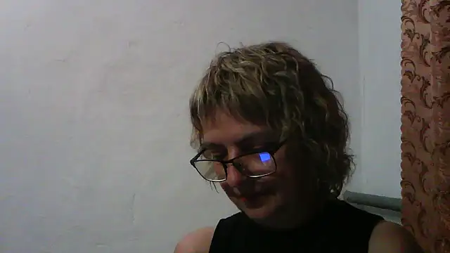 ElizabethGorden online show from July 12, 2026, 6:32 pm