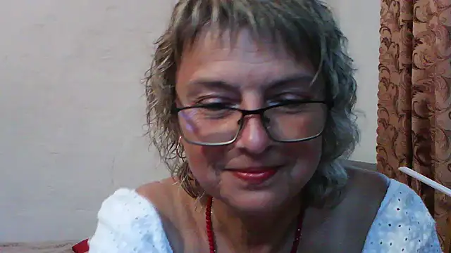 ElizabethGorden online show from July 20, 2026, 5:04 pm