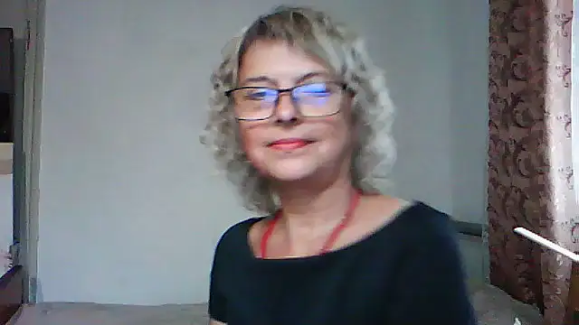 ElizabethGorden online show from July 28, 2026, 2:24 pm
