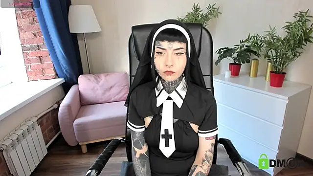 Snapshot of Bloood__Mary chatting on June 5, 2026, 12:00 pm Bloood Mary online show from June 5, 2026, 12:00 pm