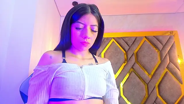 Ey Im simone  online show from May 26, 2026, 12:23 pm