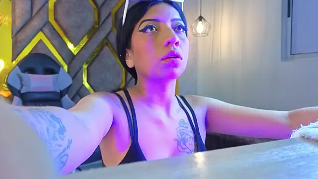 Ey Im simone  online show from June 6, 2026, 12:10 pm