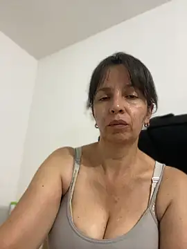 Snapshot of Soy_Camila8 chatting on June 25, 2026, 3:28 am Soy Camila8 online show from June 25, 2026, 3:28 am