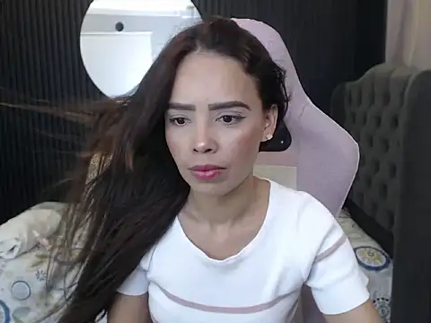 Snapshot of naomis_36 chatting on May 5, 2026, 2:03 pm naomis 36 online show from May 5, 2026, 2:03 pm