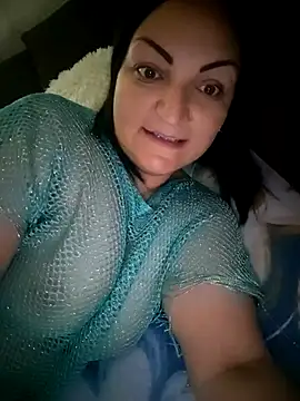Snapshot of LunaMoonlira chatting on May 28, 2026, 9:17 am LunaMoonlira online show from May 28, 2026, 9:17 am