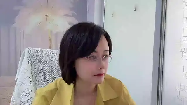 Snapshot of Naomi_Z chatting on May 21, 2026, 12:06 am Naomi Z online show from May 21, 2026, 12:06 am