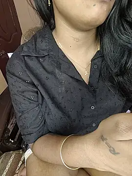 Snapshot of Tamil__Thara003 chatting on August 1, 2026, 12:04 pm Tamil Thara003 online show from August 1, 2026, 12:04 pm