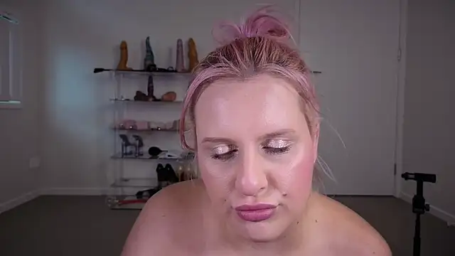 Alexisdownunderx online show from May 6, 2026, 1:14 am