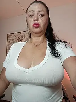 Snapshot of EvaRoberts_1 chatting on July 2, 2026, 1:17 pm EvaRoberts 1 online show from July 2, 2026, 1:17 pm