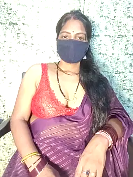 Snapshot of Juli_80 chatting on June 20, 2026, 3:15 pm Juli 80 online show from June 20, 2026, 3:15 pm