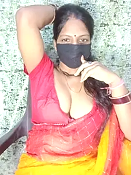 Snapshot of Juli_80 chatting on July 8, 2026, 11:26 am Juli 80 online show from July 8, 2026, 11:26 am