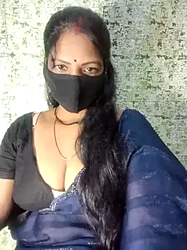 Snapshot of Juli_80 chatting on July 9, 2026, 11:36 am Juli 80 online show from July 9, 2026, 11:36 am