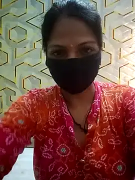 Snapshot of Juli_80 chatting on July 28, 2026, 4:30 am Juli 80 online show from July 28, 2026, 4:30 am