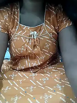 Snapshot of silksmitha- chatting on May 6, 2026, 11:26 am silksmitha- online show from May 6, 2026, 11:26 am