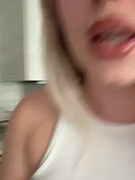 lilixcake online show from May 31, 2026, 1:40 pm