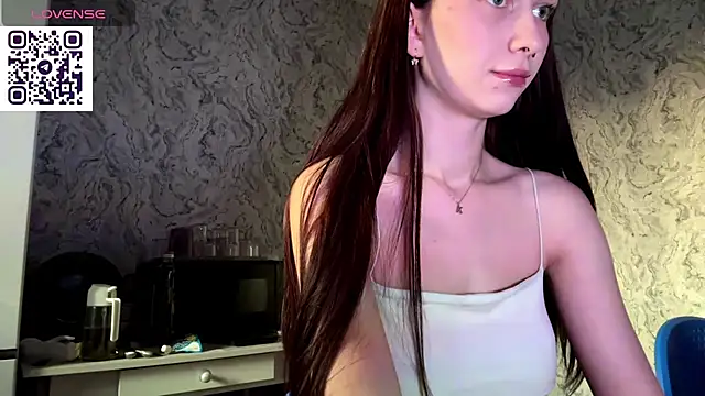 Snapshot of HinaDesire chatting on June 15, 2026, 12:02 am HinaDesire online show from June 15, 2026, 12:02 am