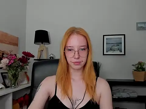 Snapshot of foxSonya chatting on July 9, 2026, 5:44 am foxSonya online show from July 9, 2026, 5:44 am